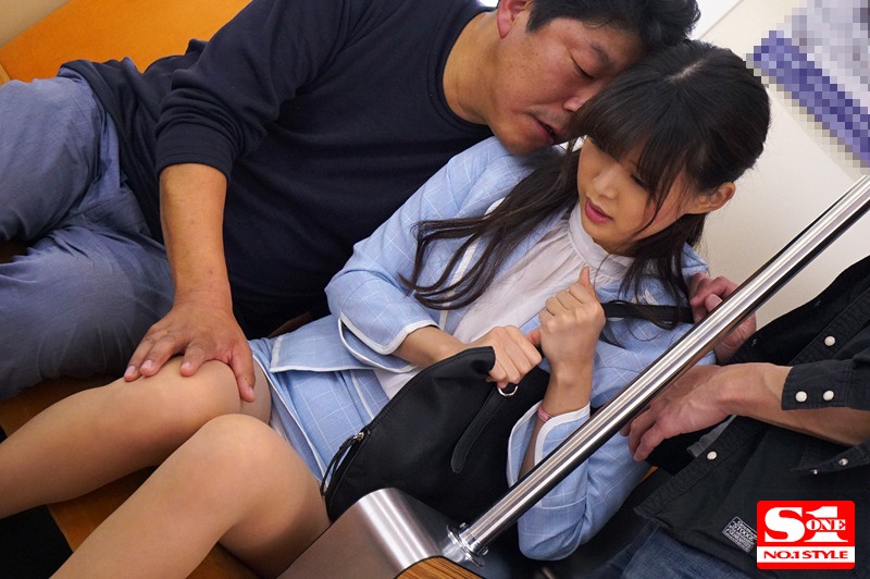 満員電車内でイキ我慢しても無理矢理イカされるデカ尻OL通勤痴● 葵つかさ プレビュー画像 10