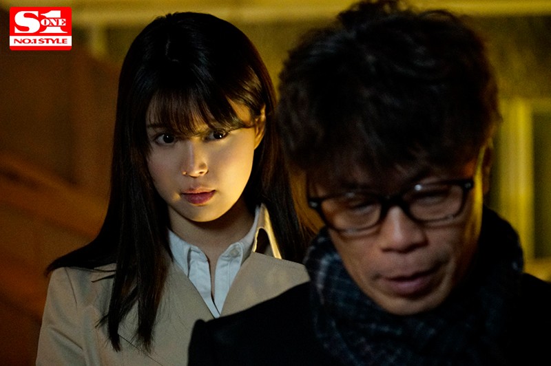 蒸れたパンスト匂う不倫残業 葵つかさ プレビュー画像 5