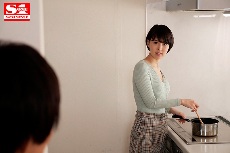 濡れ透けて露出した兄嫁のブラジャーにボクは我慢できず、全てぶち撒けたゲリラ豪雨の夕暮れ。 葵つかさ プレビュー画像 1